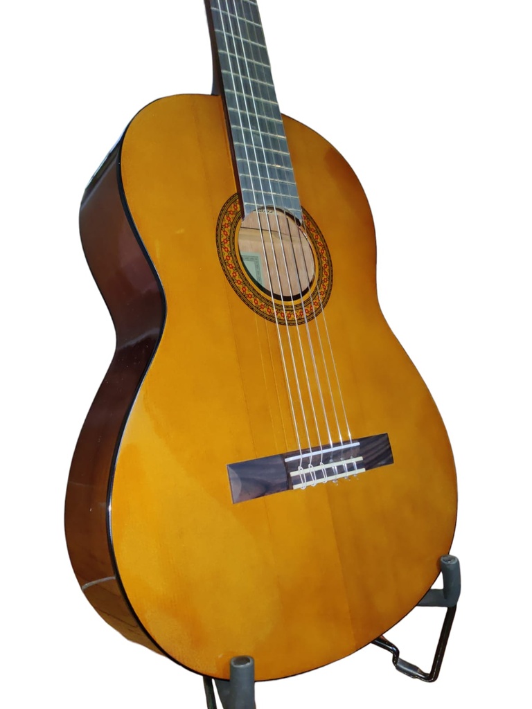 C40 GUITARRA YAMAHA ACUSTICA CON UCERDAS DE NYLON